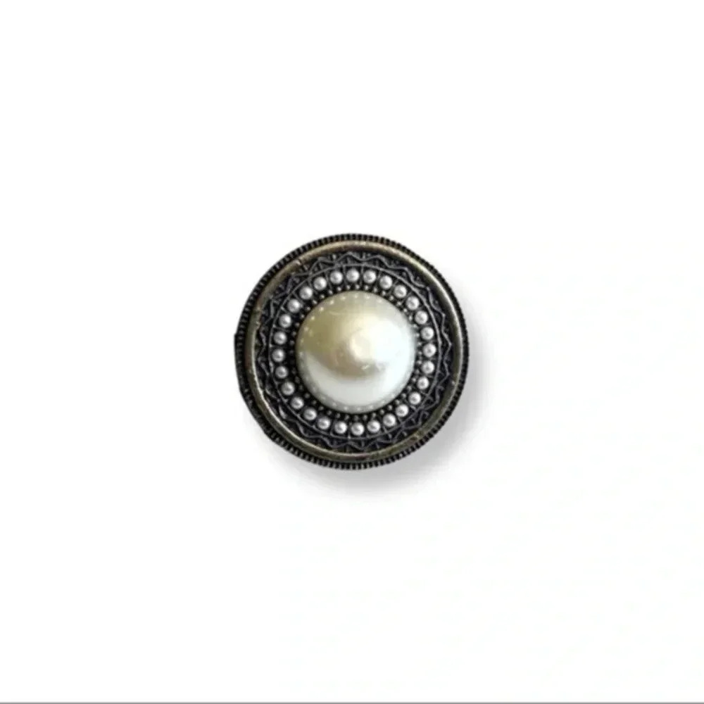 SOLD!! Huge 90s Vintage Statement Ring, Pearl Center Circular Costume Ring. - Picture 1 of 5